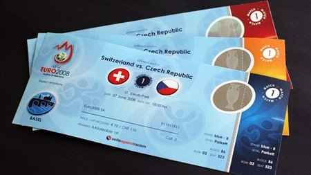 Tylko do północy można ustawić się w kolejce po bilety na Euro 2012